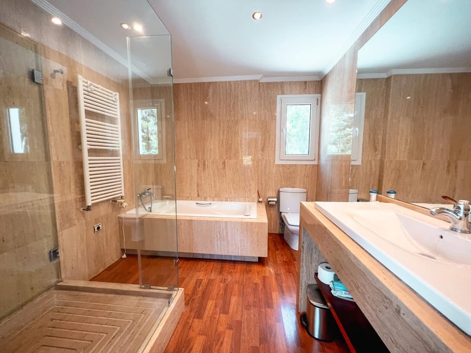 Shower, Bathroom, Bath, towels