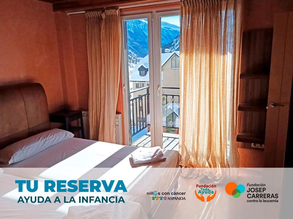 Bed, Bedroom, Mountain view
