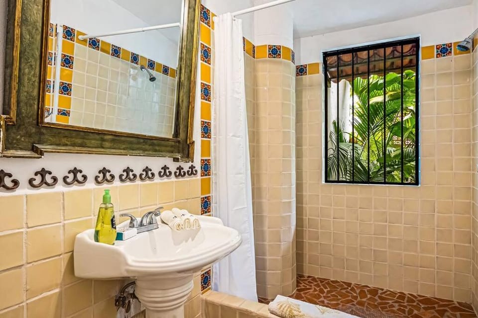 Studio Jardin Secret - Charming Garden Apartment in Puerto Vallarta