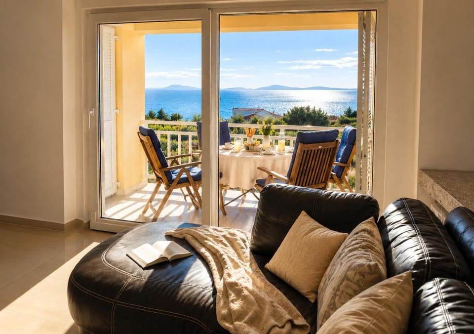 Day, View (from property/room), Balcony/Terrace, Living room, Seating area, Sea view