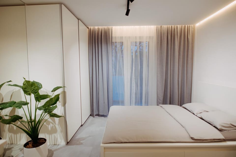 Bed, Balcony/Terrace, Bedroom