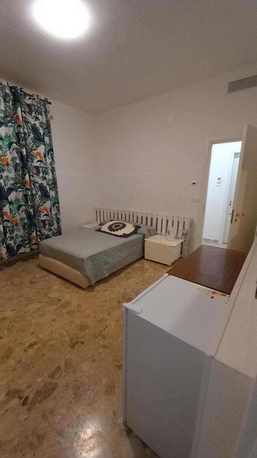 Bed, Photo of the whole room, Seating area