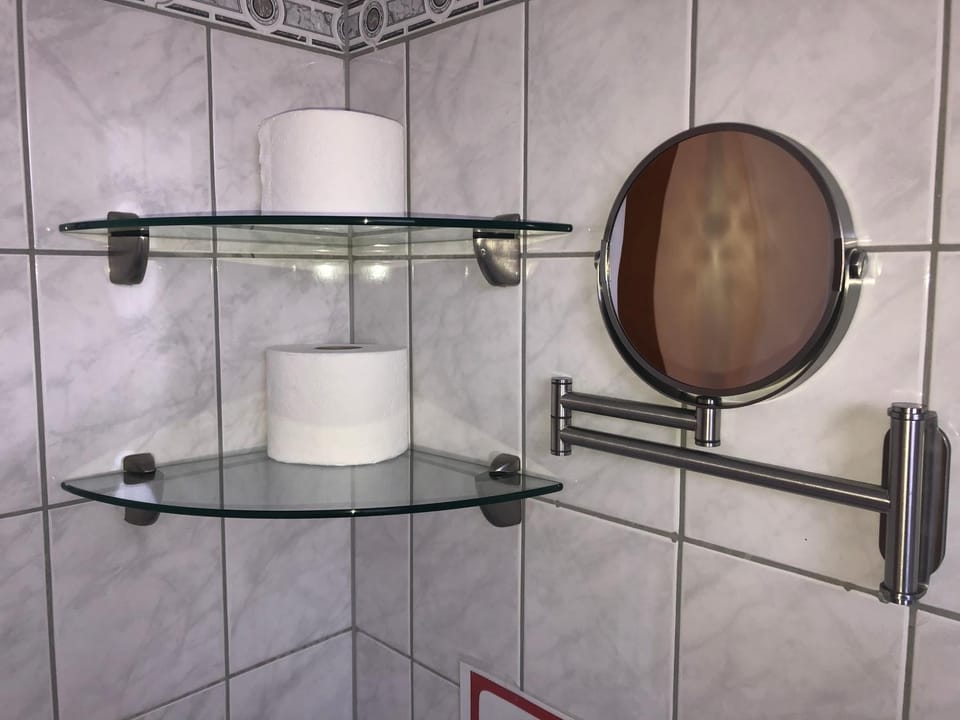 Bathroom, Decorative detail