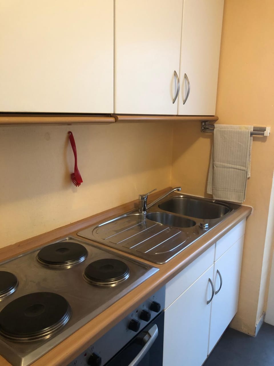 Kitchen or kitchenette, Communal kitchen, stove, kitchen