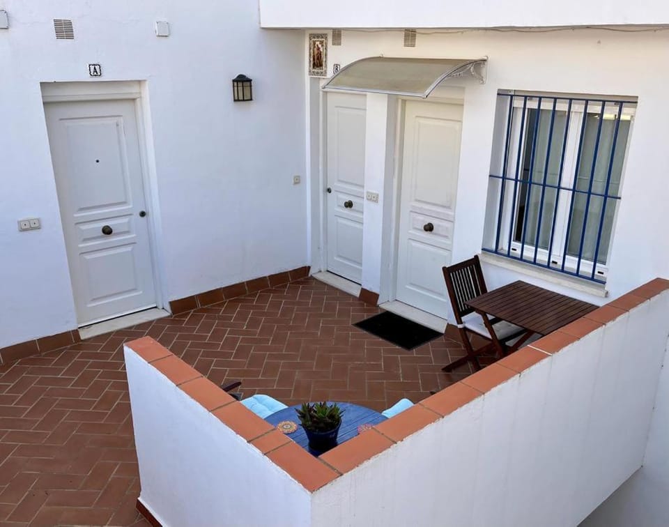 Patio, Facade/entrance