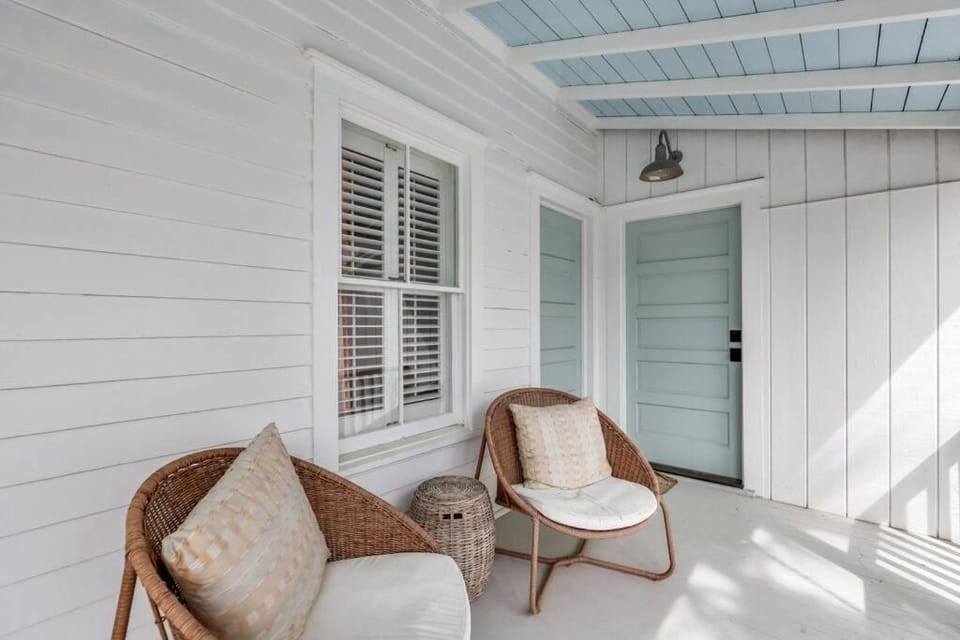 Big Mama Beach House Limited time 5BDR, POOL Apartment in Tybee Island