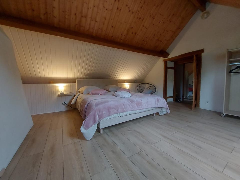 Retraite Champêtre avec Jardin, Piscine et Proximité Château à Châteaudun - FR-1-581-134 House in Centre-Val de Loire