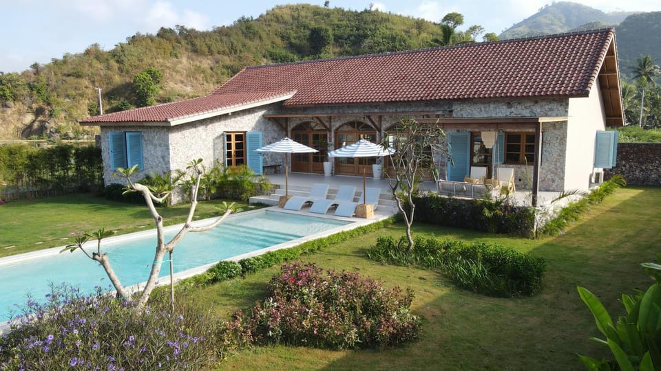Property building, Swimming pool