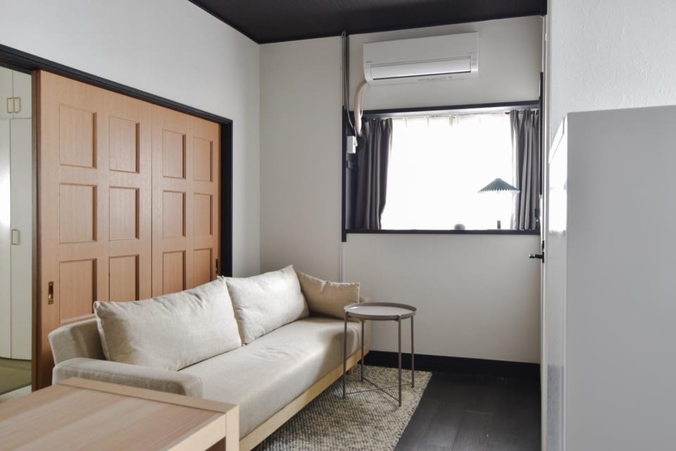 岡田ビル5階 Apartment in Shinjuku