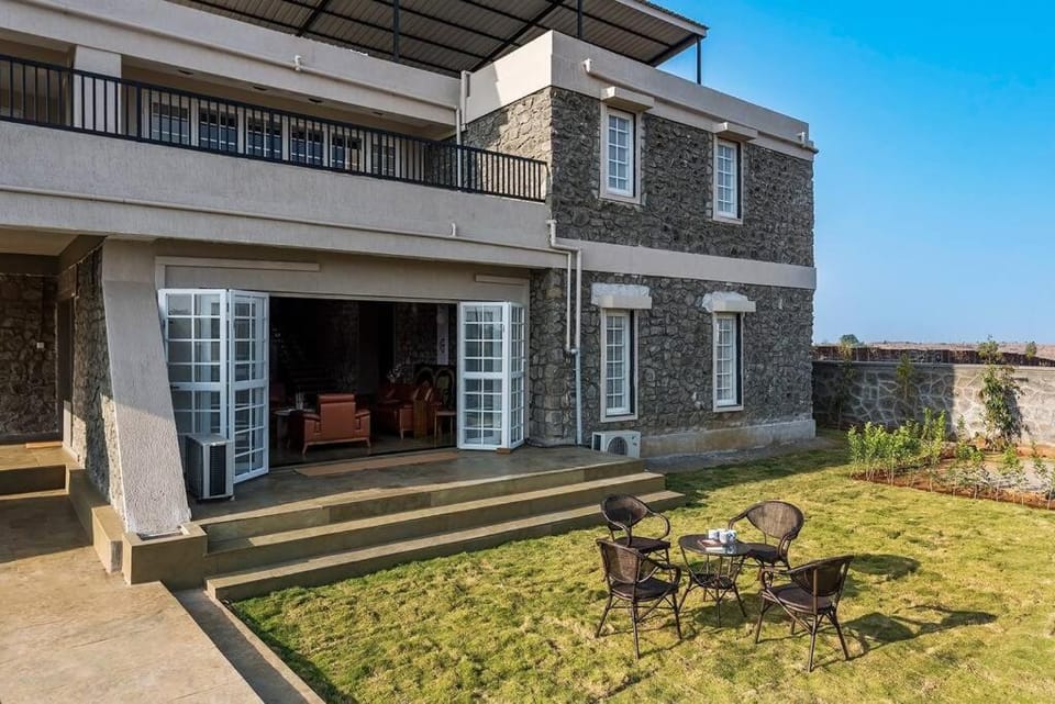Property building, Garden