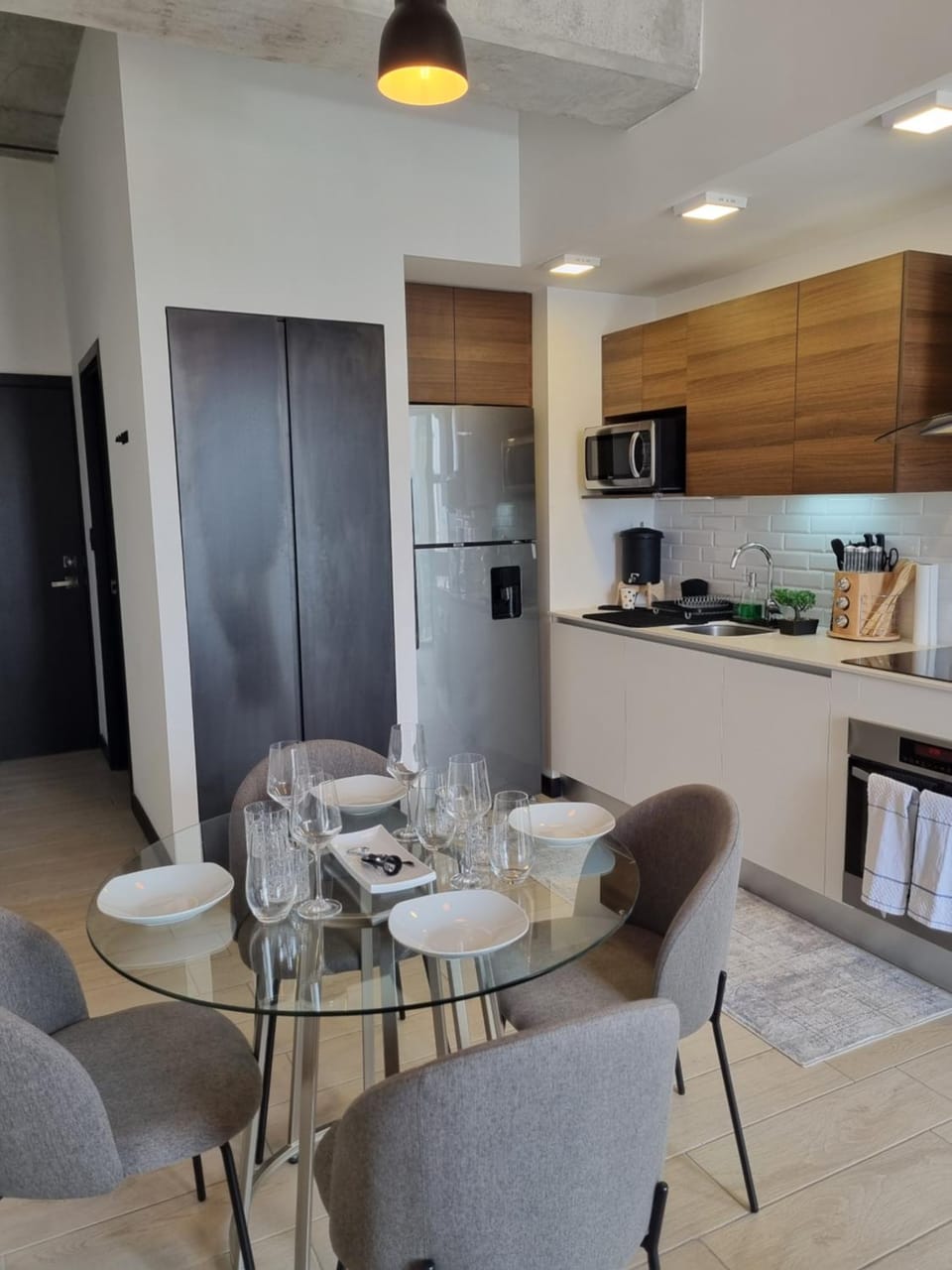 Kitchen or kitchenette, Dining area, minibar, pet friendly, stove