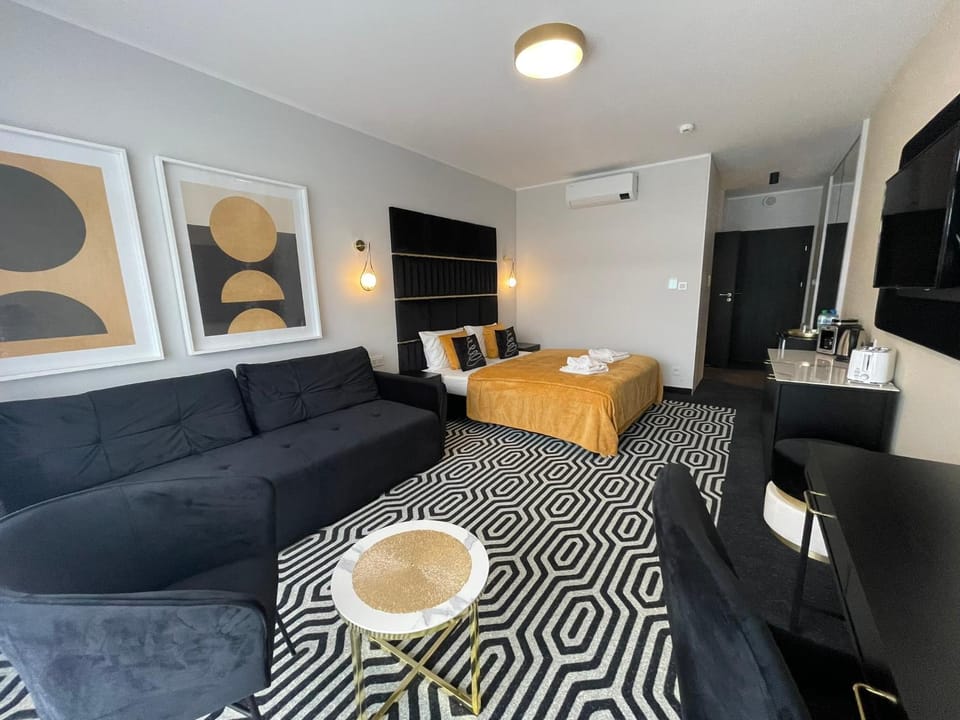 Communal lounge/ TV room, Bed, Living room, Photo of the whole room