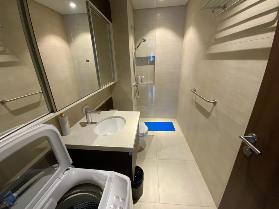 Shower, Toilet, Bathroom, washing machine