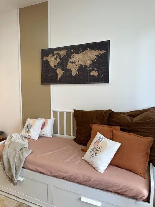 Suasana stay Vista Sentul Residence - Hill View 2R2BR-TV box-WIFI-6 pax Apartment in Federal Territory of Kuala Lumpur