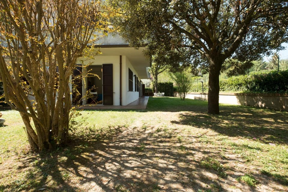 Property building, Day, Garden, Garden view