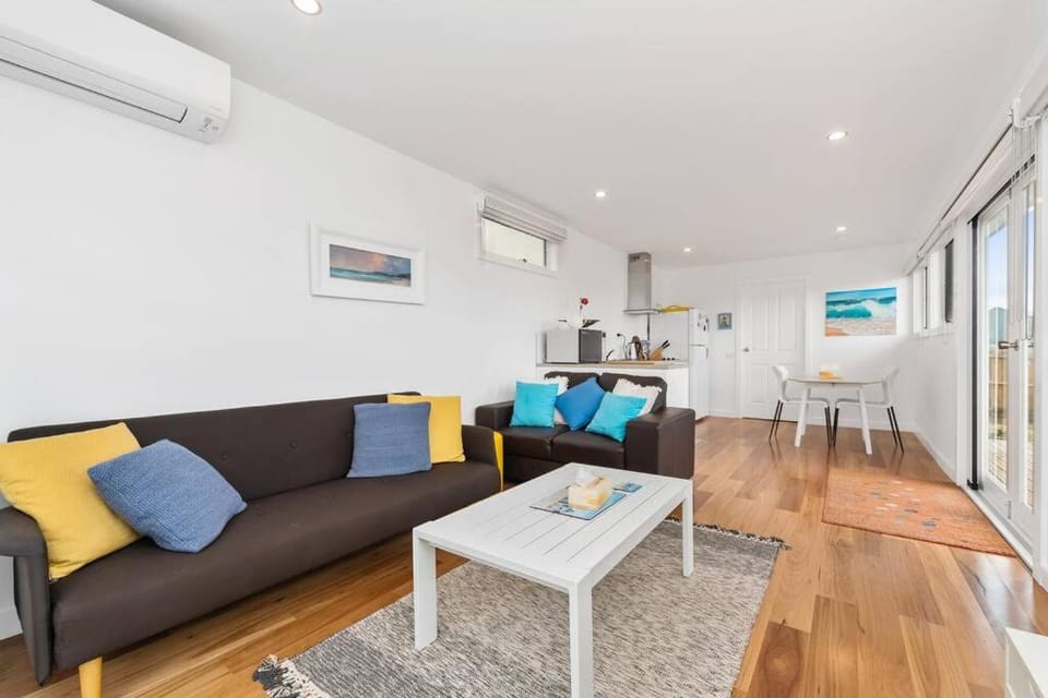 Quiet, luxurious Guest House - Couples Retreat House in Mornington