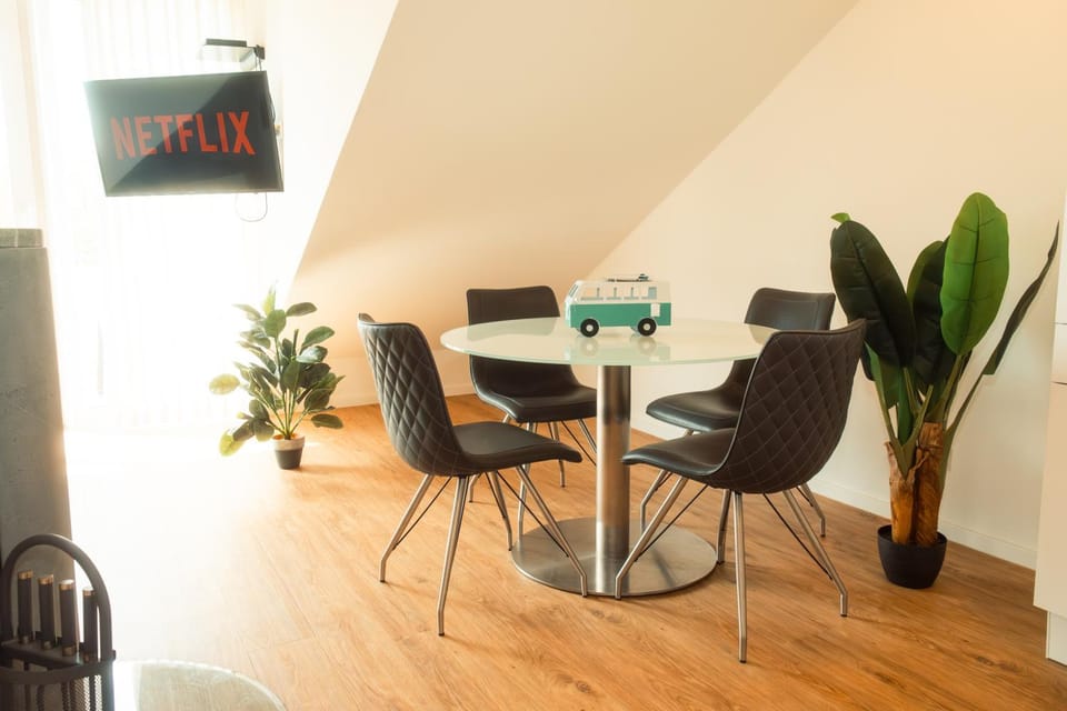 TV and multimedia, Photo of the whole room, Dining area