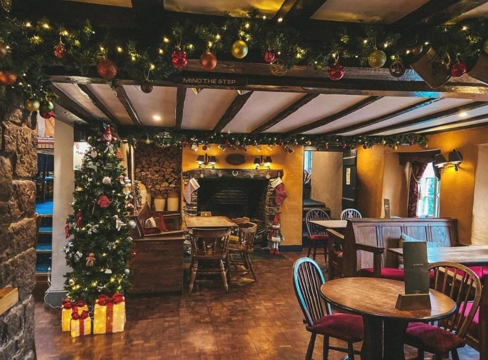 Winter, Lounge or bar, Dining area