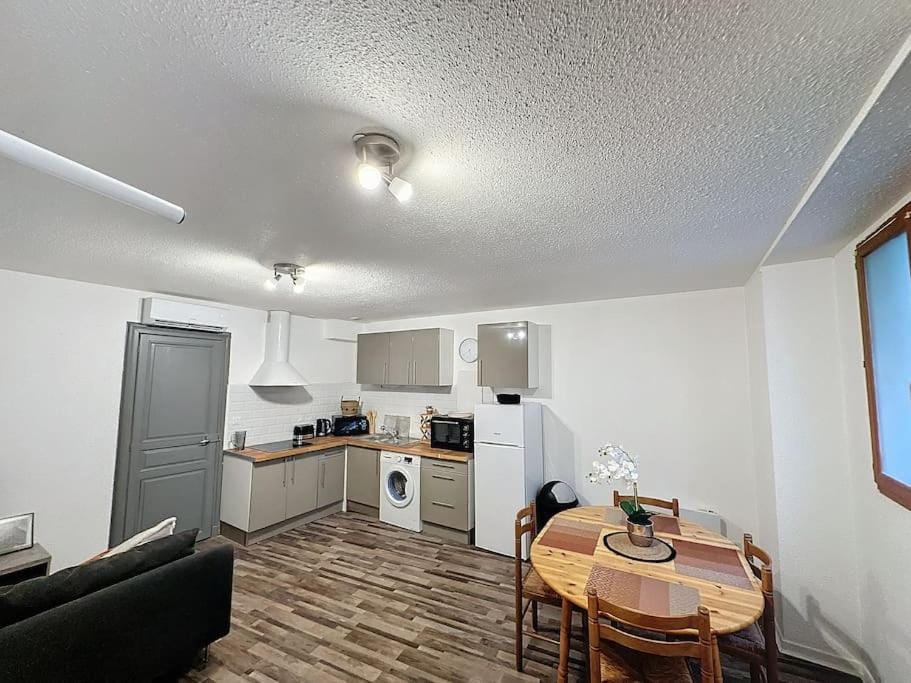 Cocon pèlerin romantique à Lourdes, appartement climatisé à 10 min Sanctuaire & gare Apartment in Lourdes