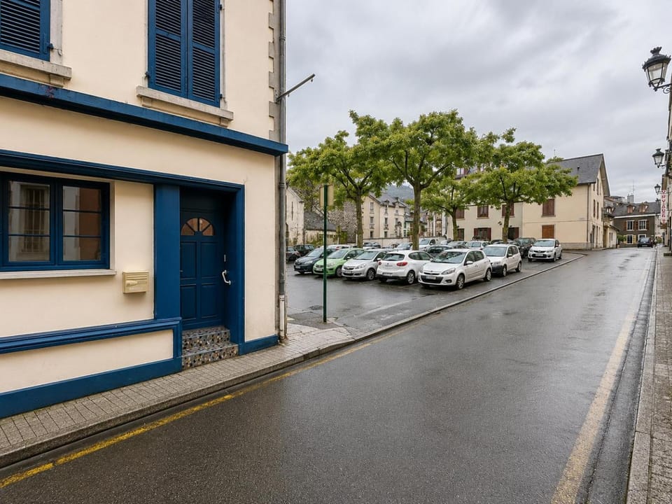 Cocon pèlerin romantique à Lourdes, appartement climatisé à 10 min Sanctuaire & gare Apartment in Lourdes