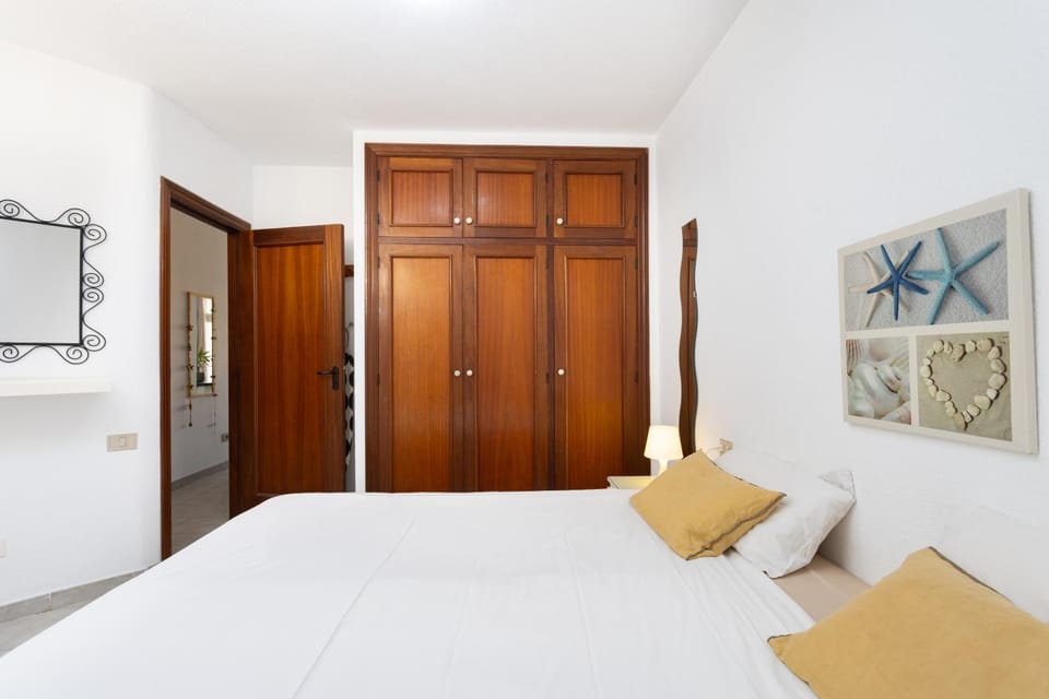 Bed, Photo of the whole room, Bedroom, wardrobe