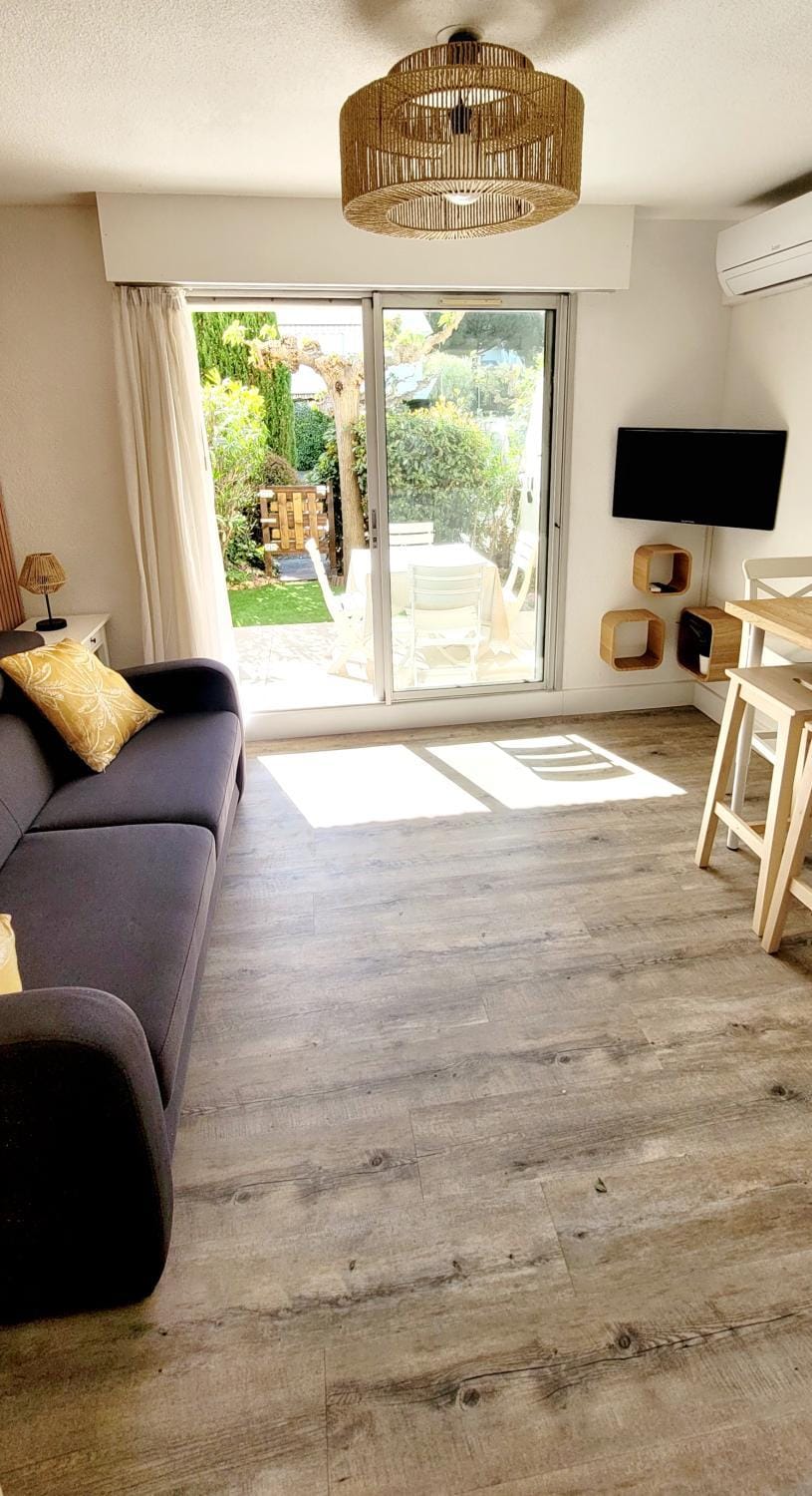 Magnifique Studio avec Piscine et Jardin Apartment in La Grande-Motte