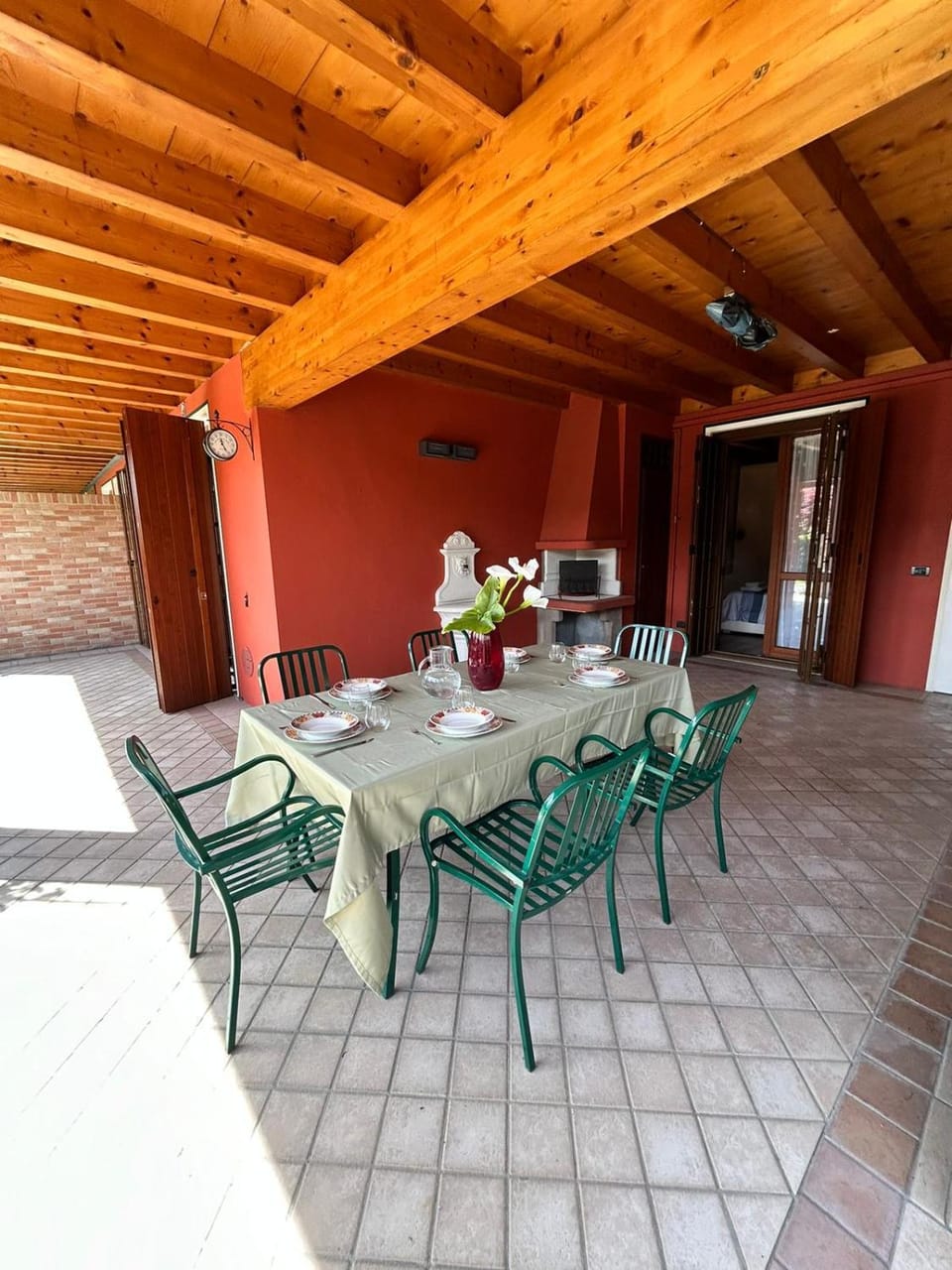 Patio, Dining area