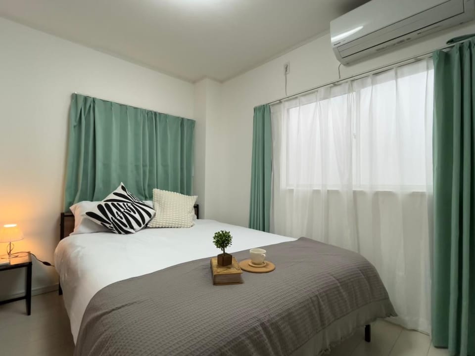 Bed, Bedroom, air conditioner
