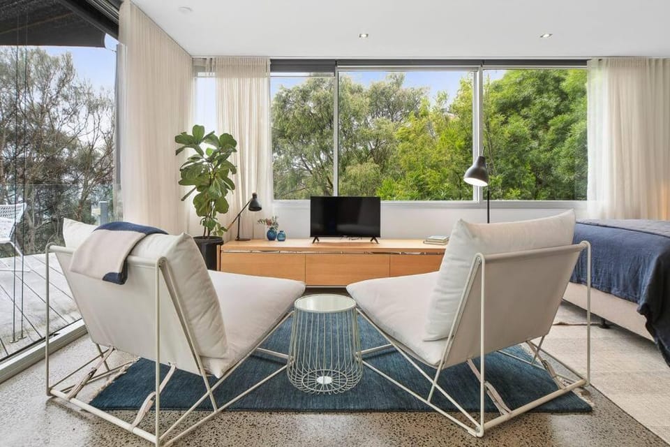 Modern Studio with sweeping views House in Rosebud