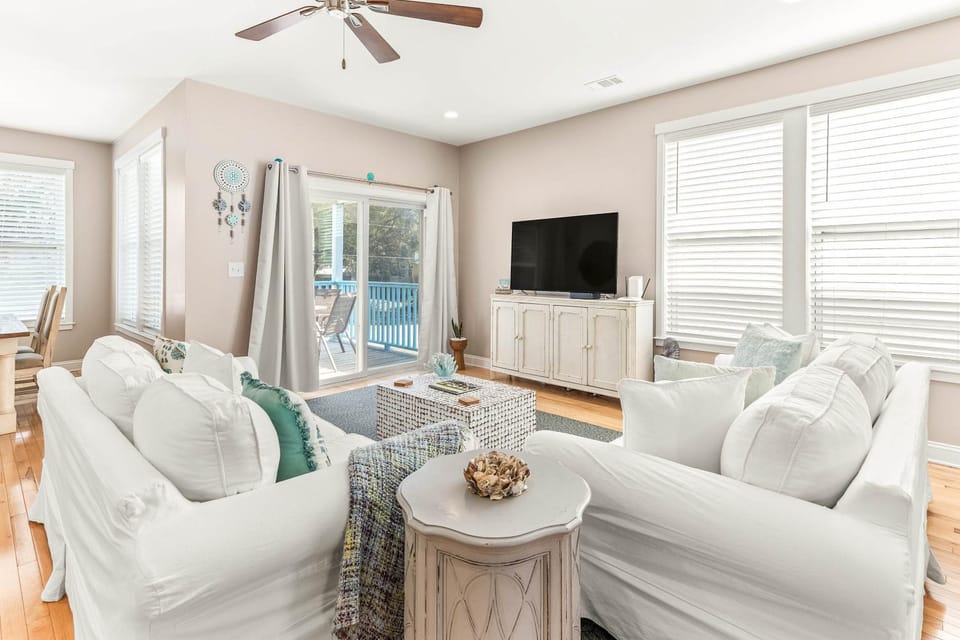 Peach Coral House in Tybee Island