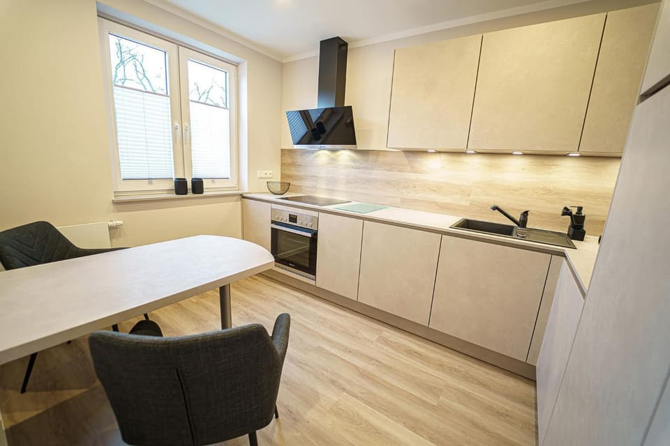 Kitchen or kitchenette, Dining area, dishwasher, pet friendly, stove