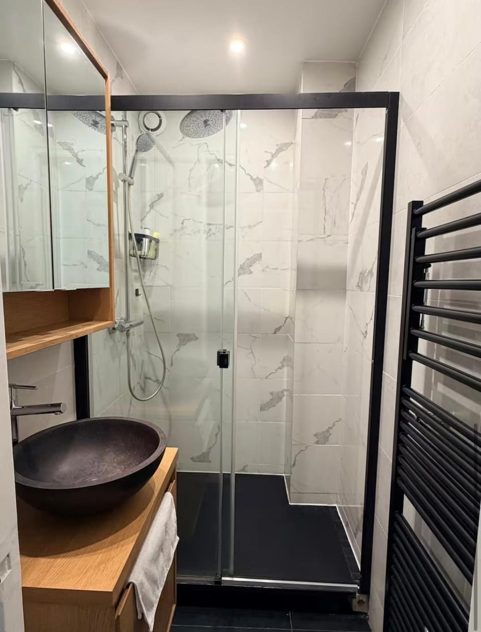 Appartement lumineux à Levallois, proche métro & Paris Apartment in Levallois-Perret