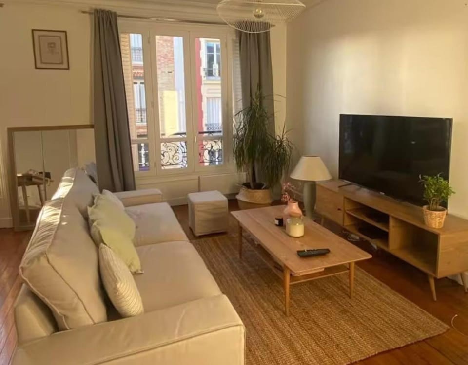 Appartement lumineux à Levallois, proche métro & Paris Apartment in Levallois-Perret