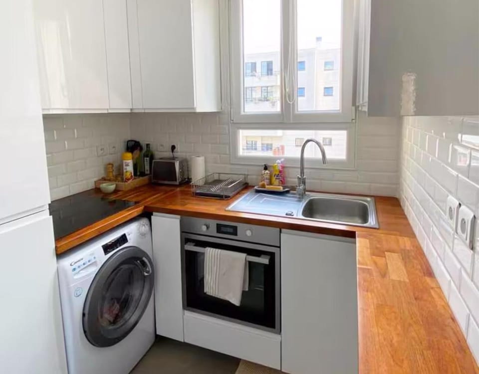 Appartement lumineux à Levallois, proche métro & Paris Apartment in Levallois-Perret