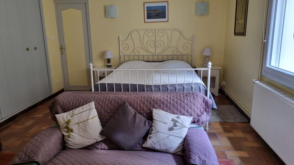 Beau logement autonome à 15 mn du centre de Dijon Apartment in Bourgogne-Franche-Comté