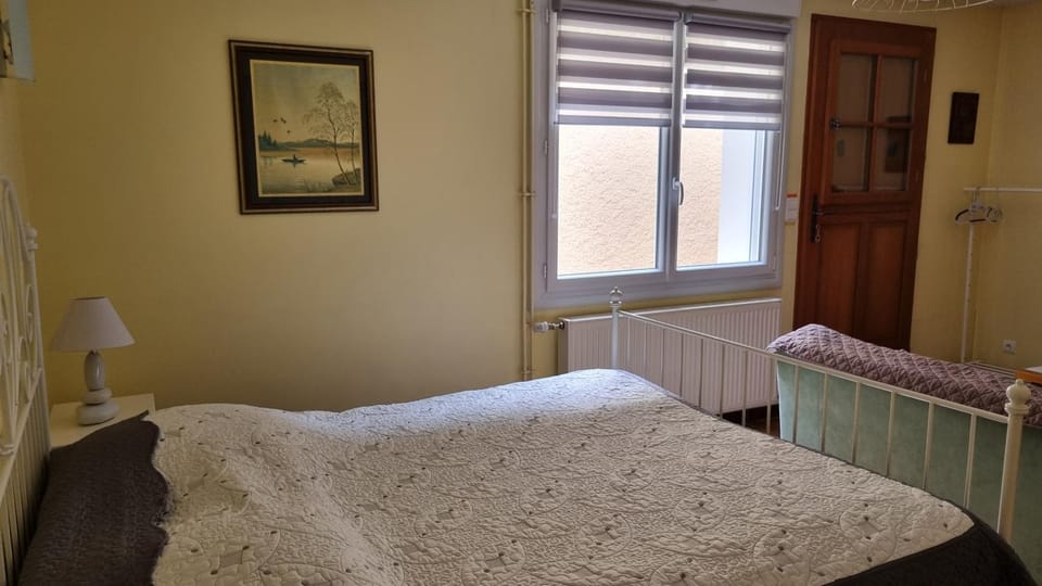 Beau logement autonome à 15 mn du centre de Dijon Apartment in Bourgogne-Franche-Comté