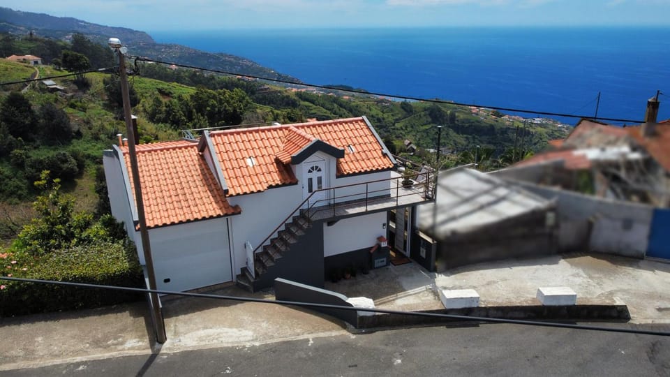 Valley Miradouro View by LovelyStay Apartment in Madeira District