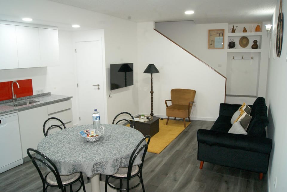 Kitchen or kitchenette, Living room