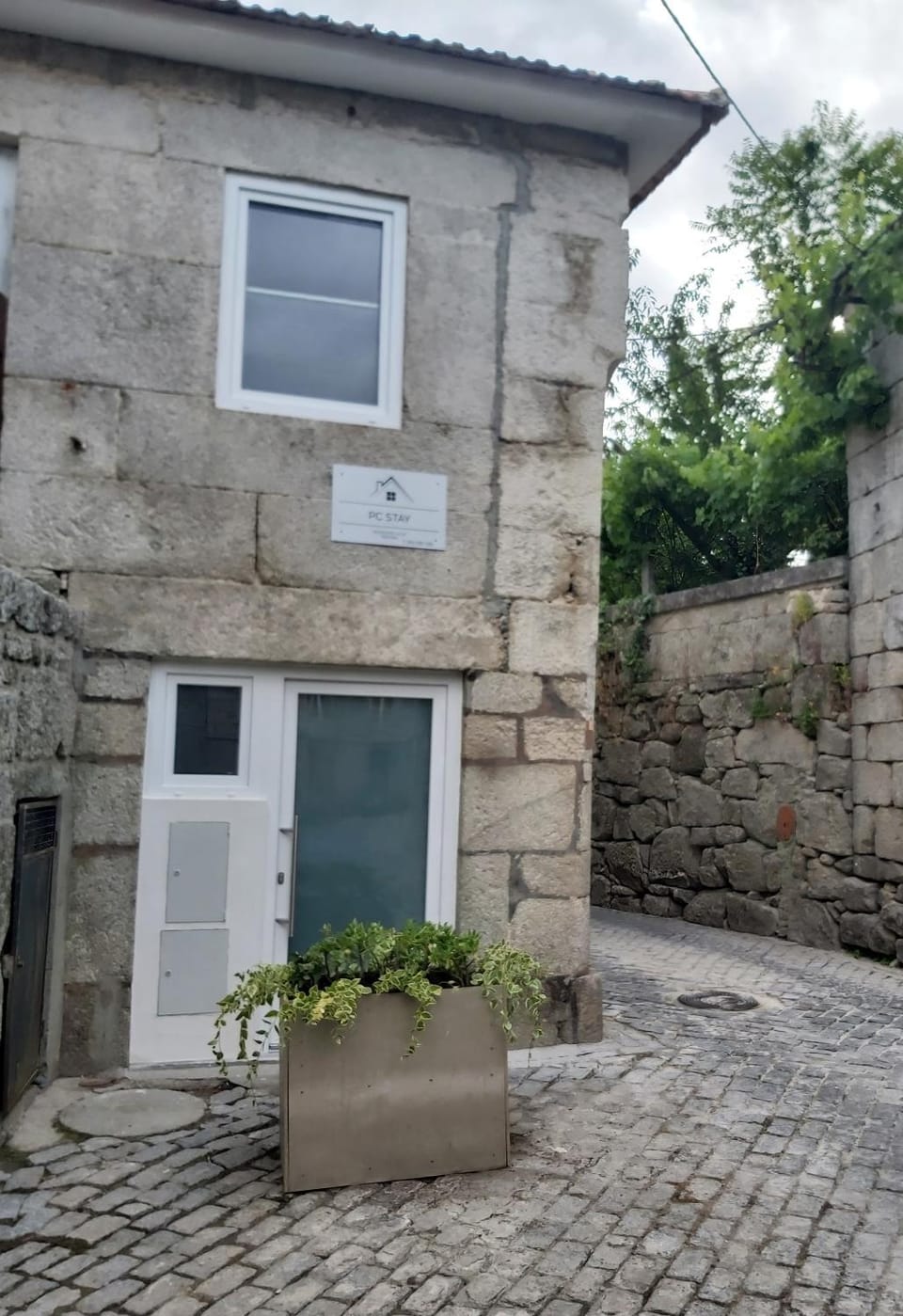 Facade/entrance