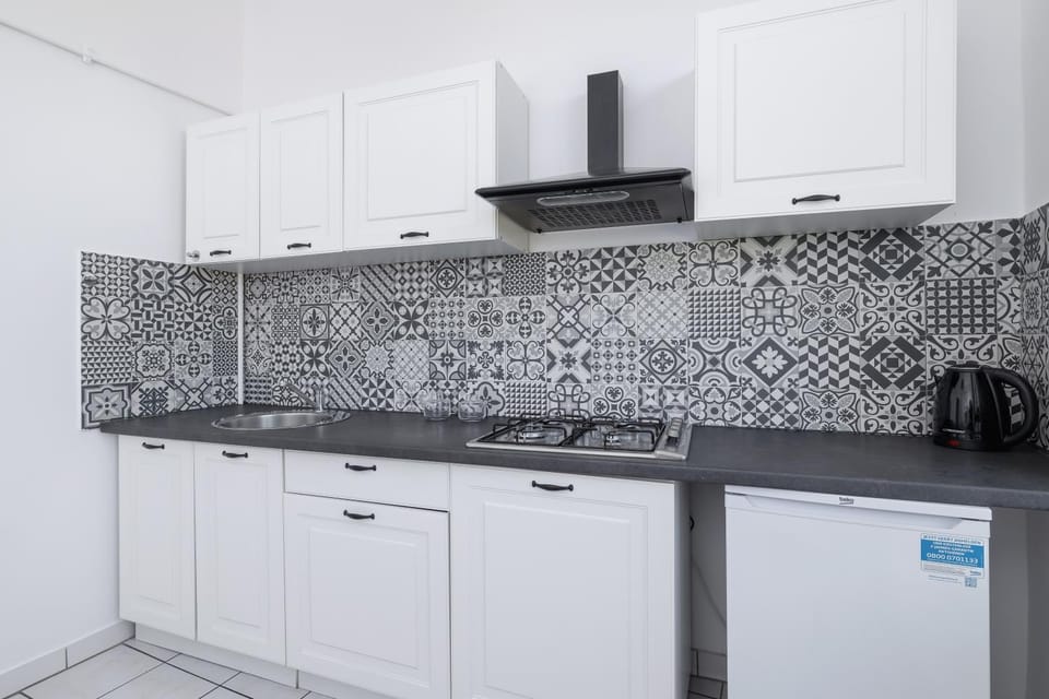 Kitchen or kitchenette, pet friendly, stove, kitchen