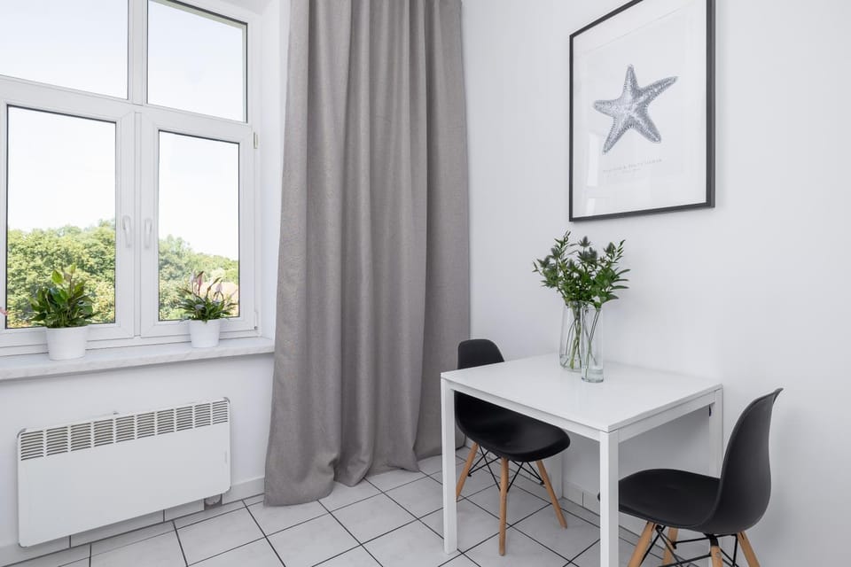 Dining area, internet, kitchen
