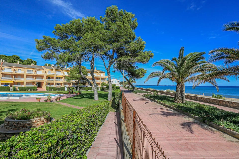 LITORAL COSTA DORADA - GUARDAMAR Only families Apartment in Baix Camp