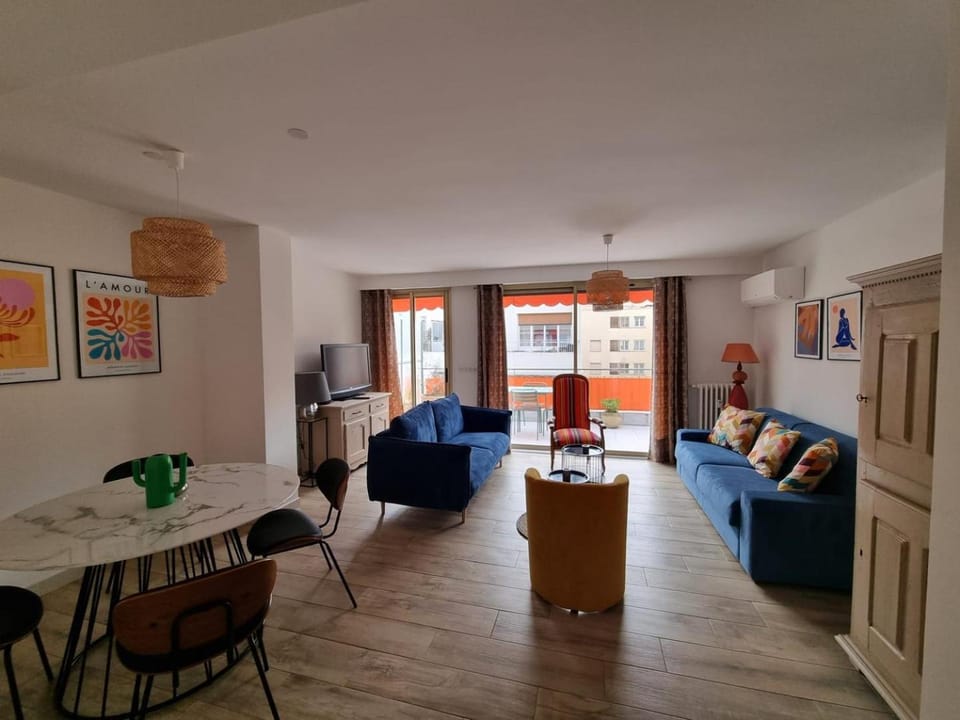 Magnifique T3, spacieux, lumineux et traversant Apartment in Nice