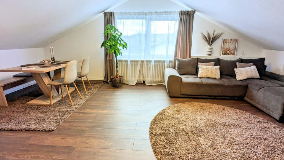 Living room, Seating area, Dining area