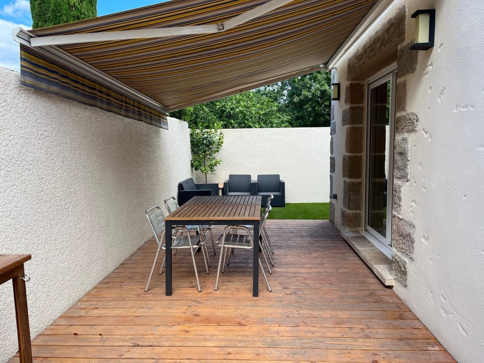 Patio, Dining area