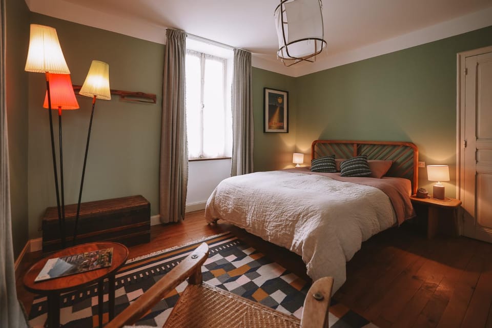 Bed, Photo of the whole room, Bedroom