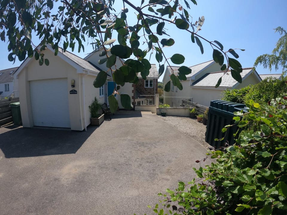 Property building, Street view