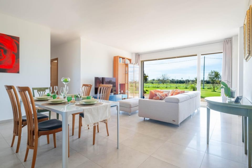 View (from property/room), Balcony/Terrace, Living room, Dining area