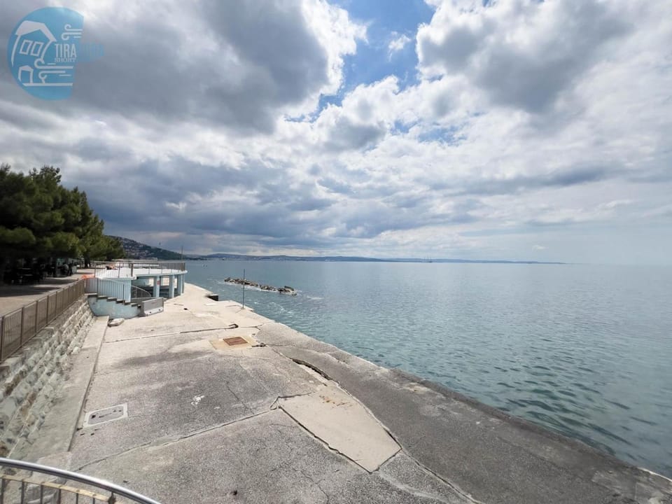 Viale Miramare 279 Tirabora Short Rent Apartment in Trieste