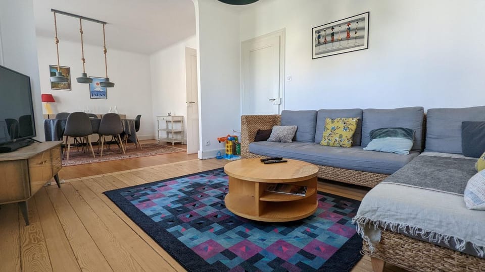 Communal lounge/ TV room, TV and multimedia, Living room